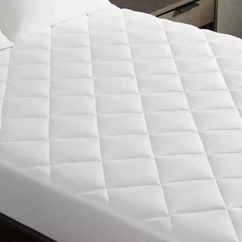 Protège-matelas moderne en nylon blanc à poches profondes