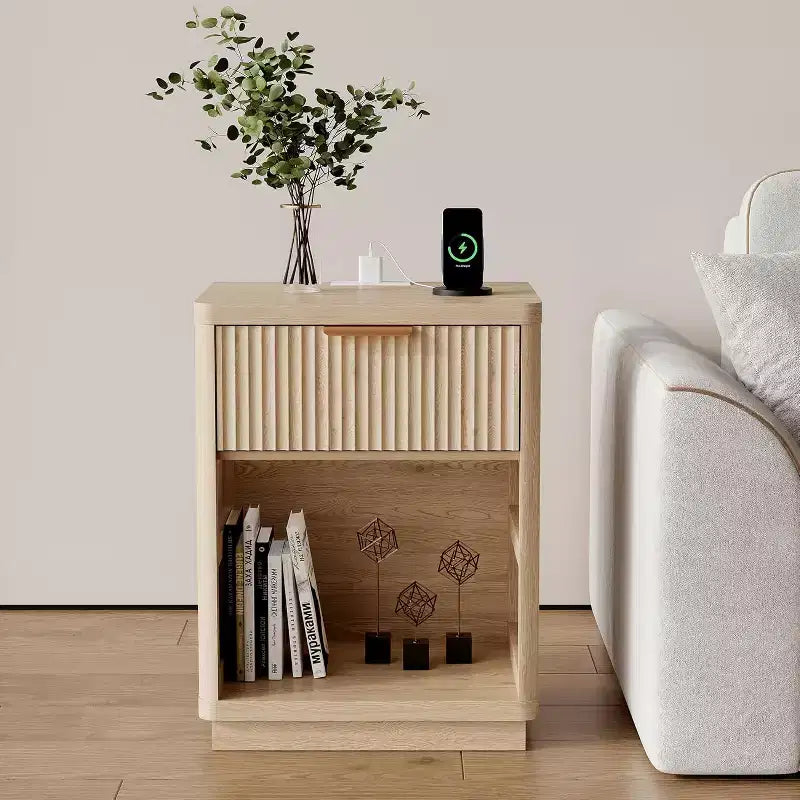 Table de chevet de style campagnard rainurée