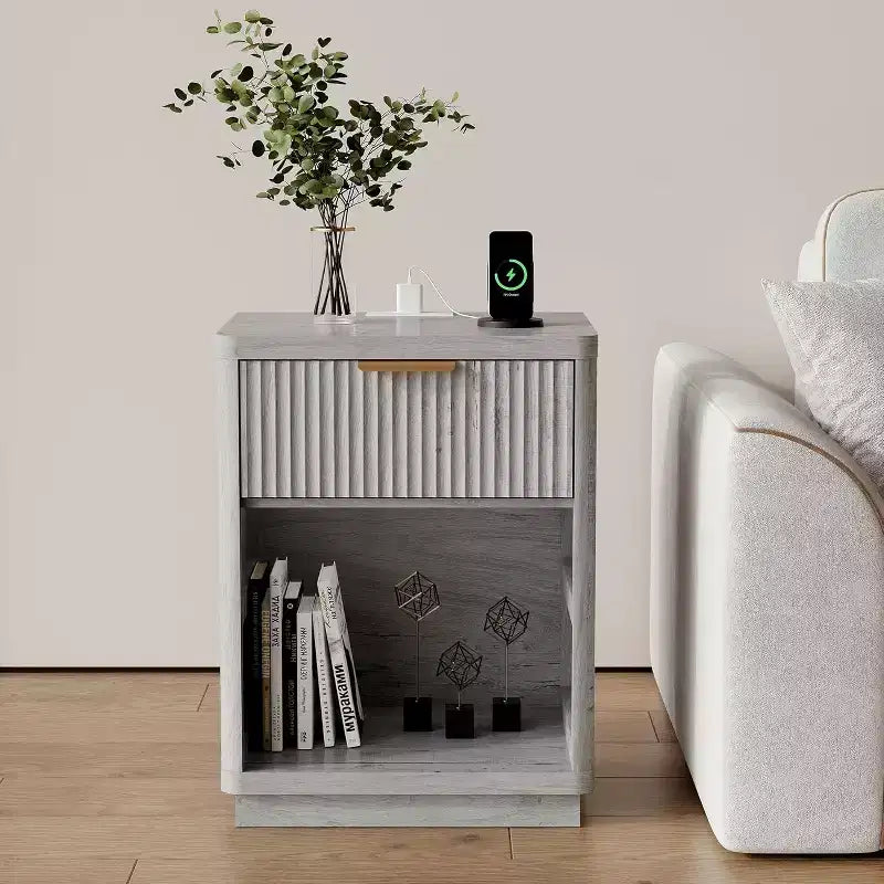 Table de chevet de style campagnard rainurée