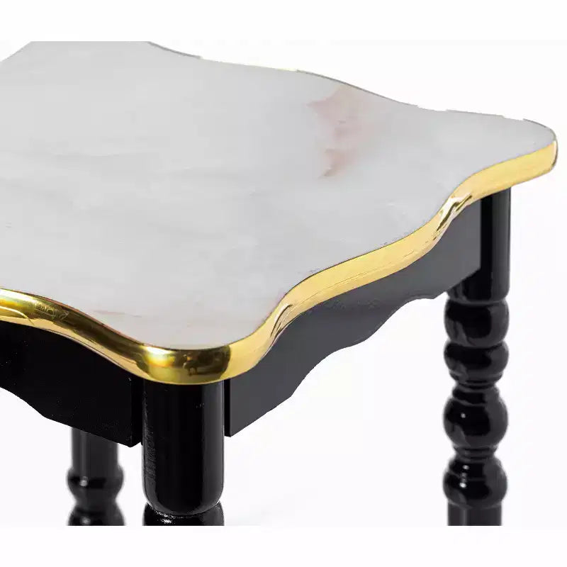 Table d'appoint carrée en bois